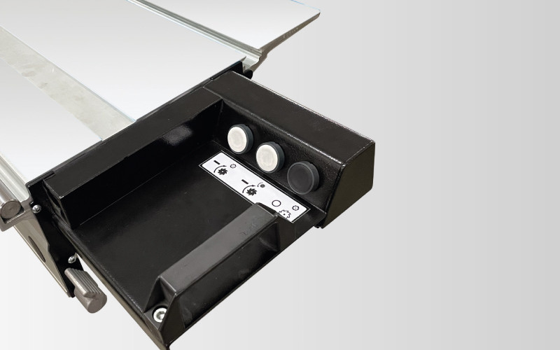 Formátovací pila rojek pf400 - formatovací stůl CV400T s vedením na kalených tyčích s ovládáním ve stole